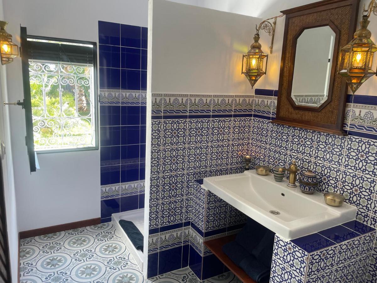 Kasbah Andaluz Guest House Chiclana de la Frontera Luaran gambar